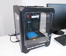 FDM (fused deposition modeling) 3D Printer・Replicator Mini (PLA)